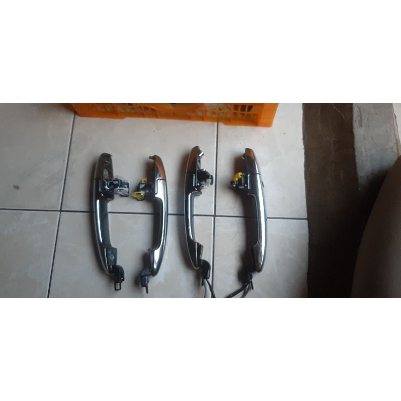 Handle Pintu Luar Mobil Suzuki Ertiga warna chroome harga 1 set 4pcs