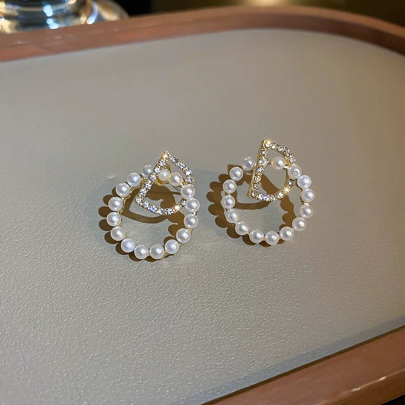 Anting Huruf D Bulat Mutiara Vintage Anting Wanita Korea