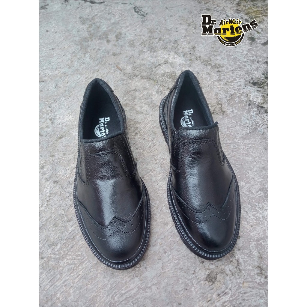 Sepatu Slip On Loafers Docmart Kulit Hitam