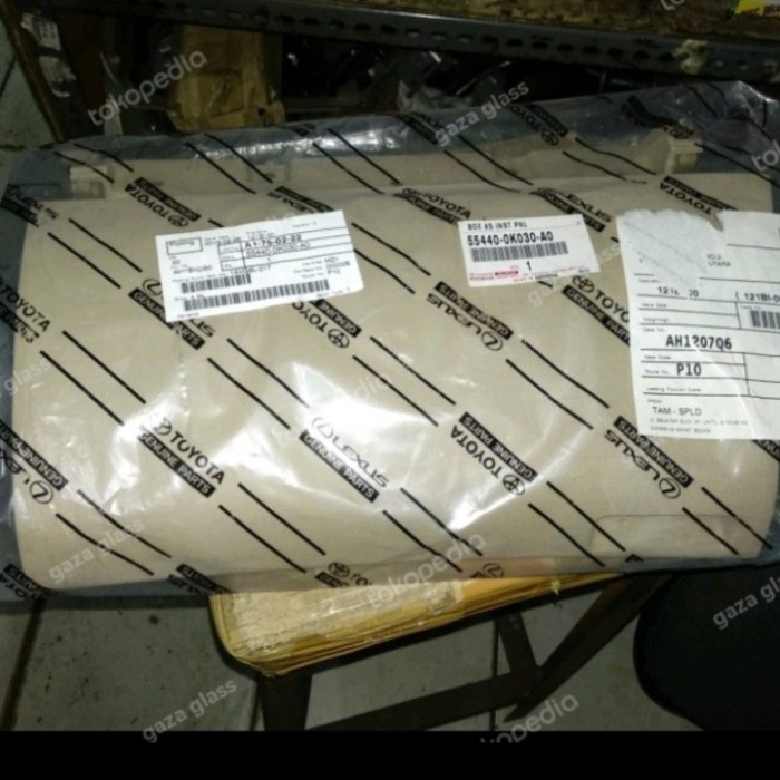 tutup laci dashboard atas innova 2005-2009