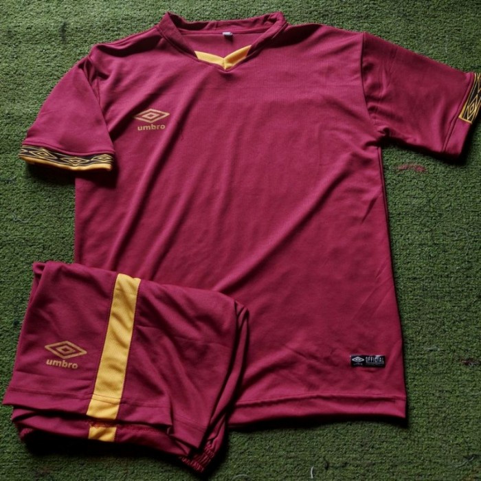 NEW setelan jersey sepakbola futsal umbro polos - maroon, M