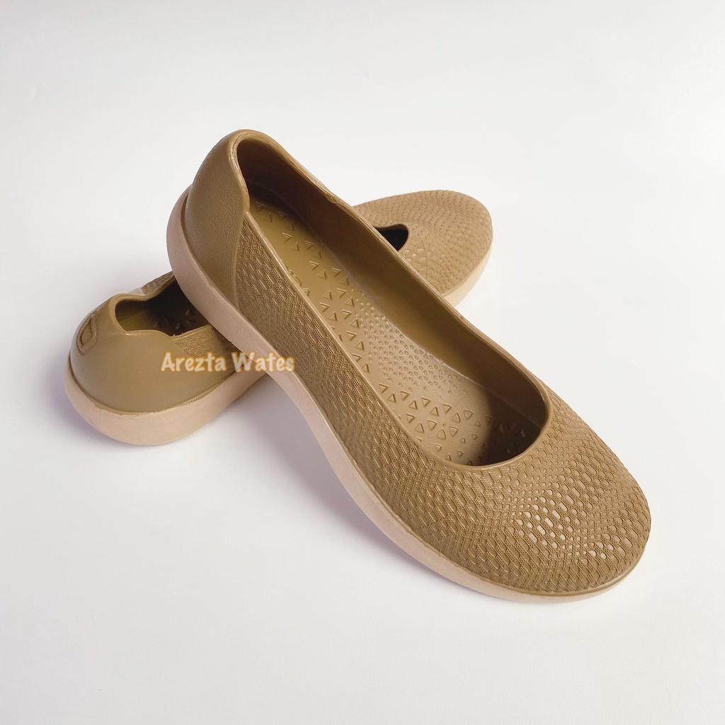 Sepatu karet wanita slip on yumeida LD 9098L