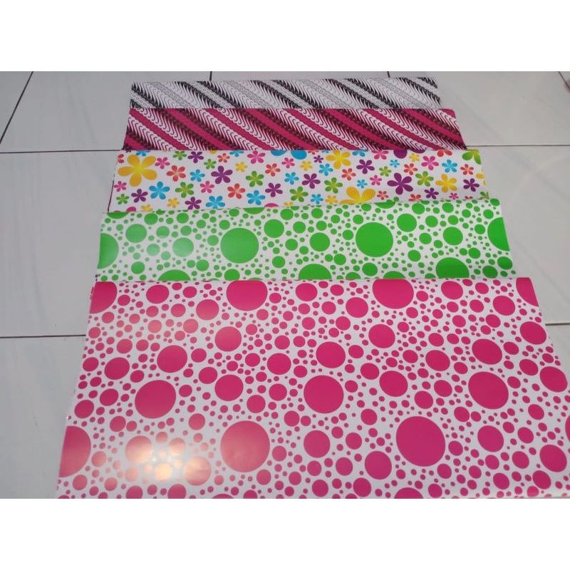 

Kertas kado glossy