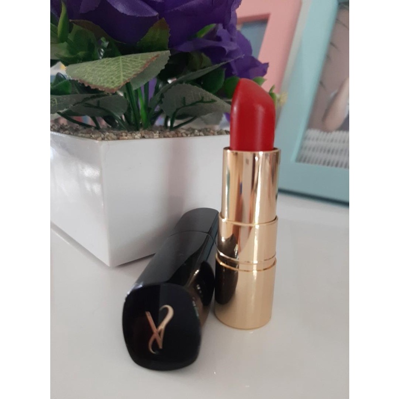 Lipstick Artistry Preloved