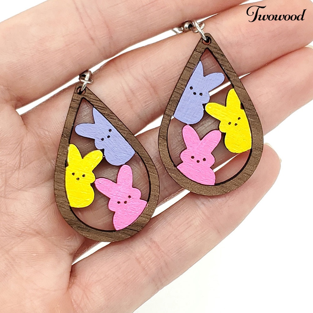 Twowood 1pasang Anting Kait Tetesan Air Berbentuk Hollow Kayu Hadiah Fashion Perhiasan Warna-Warni Bunny Kelinci Menjuntai Anting Untuk Paskah