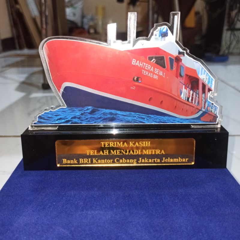 PLAKAT AKRILIK CUSTOM + BOX BLUDRU PIAGAM PENGHARGAAN TROPY MEDALI