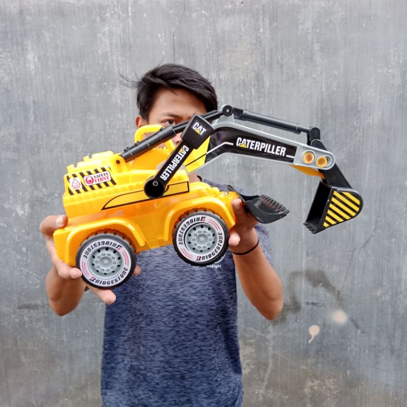 MAINAN TRUK "KGP 8070" CONTRUCTION KERUK BEGO