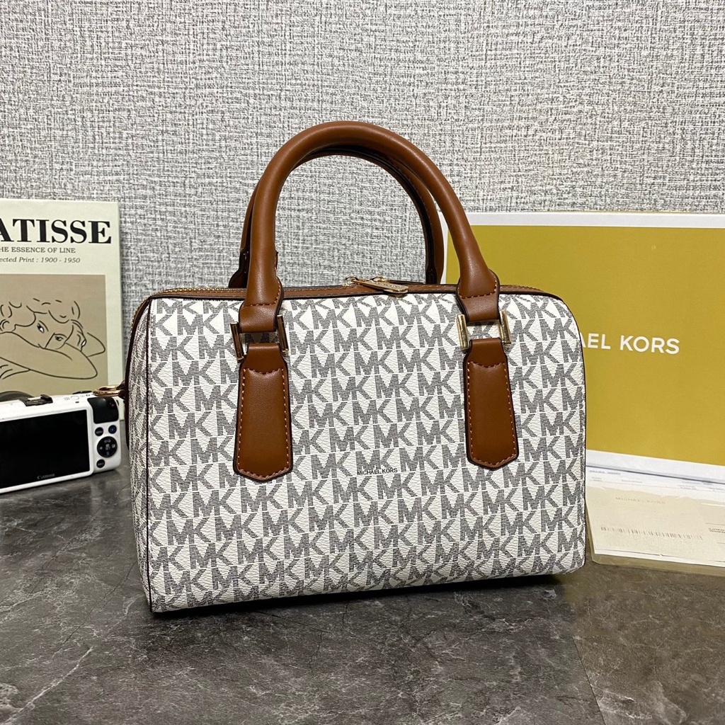 M*chael Kors Maeve Monogram 10866 (FreeKantongKain+Bubble Wrap)