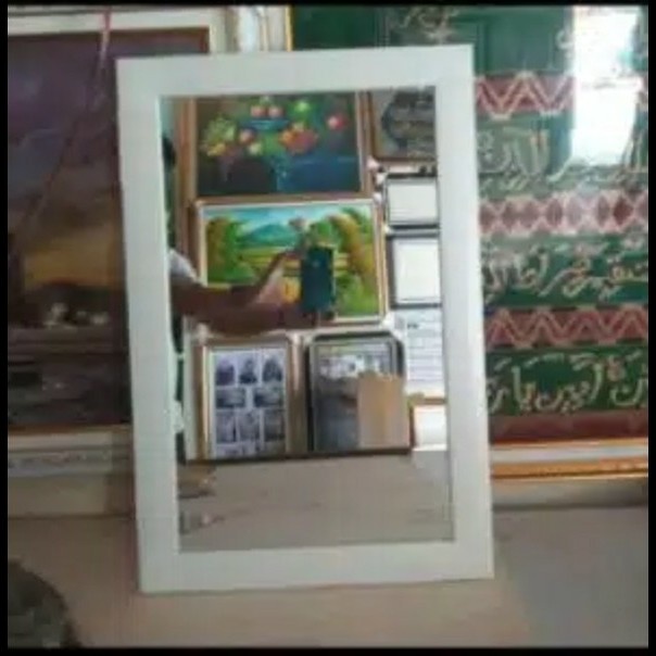 CERMIN DINDING MINIMALIS GANTUNG