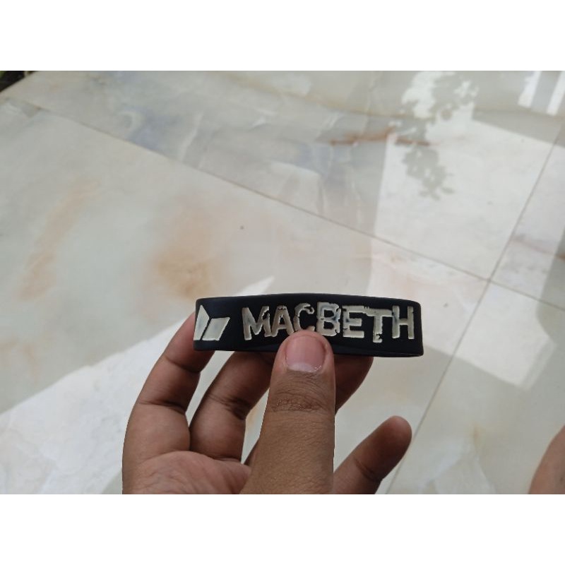 gelang macbeth - party crashers