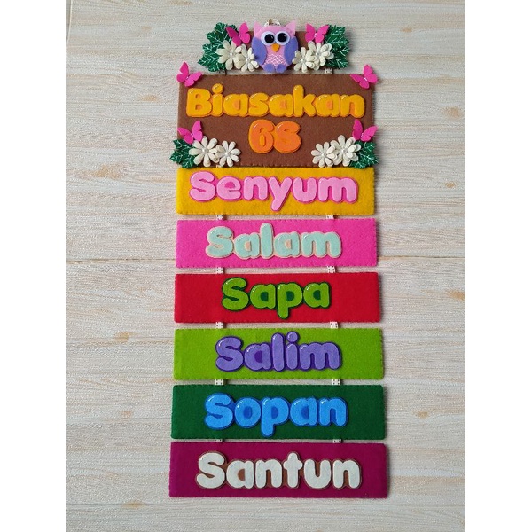 Hanging door flanel/hiasan kelas