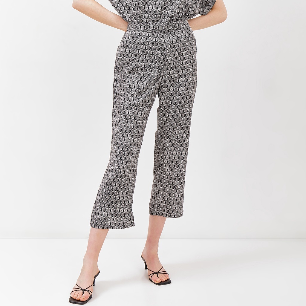 STH MATAHARI - SIMPLICITY CELANA KULOT HITAM WITH TAG