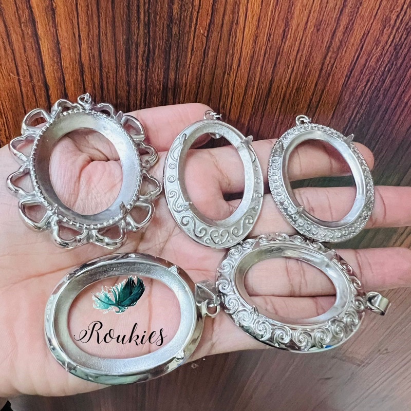 Ikatan/ Emban Liontin Titanium Batu Besar Warna Silver