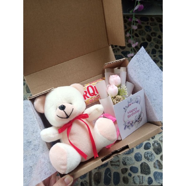 

Hampers boneka dan coklat silverqueen