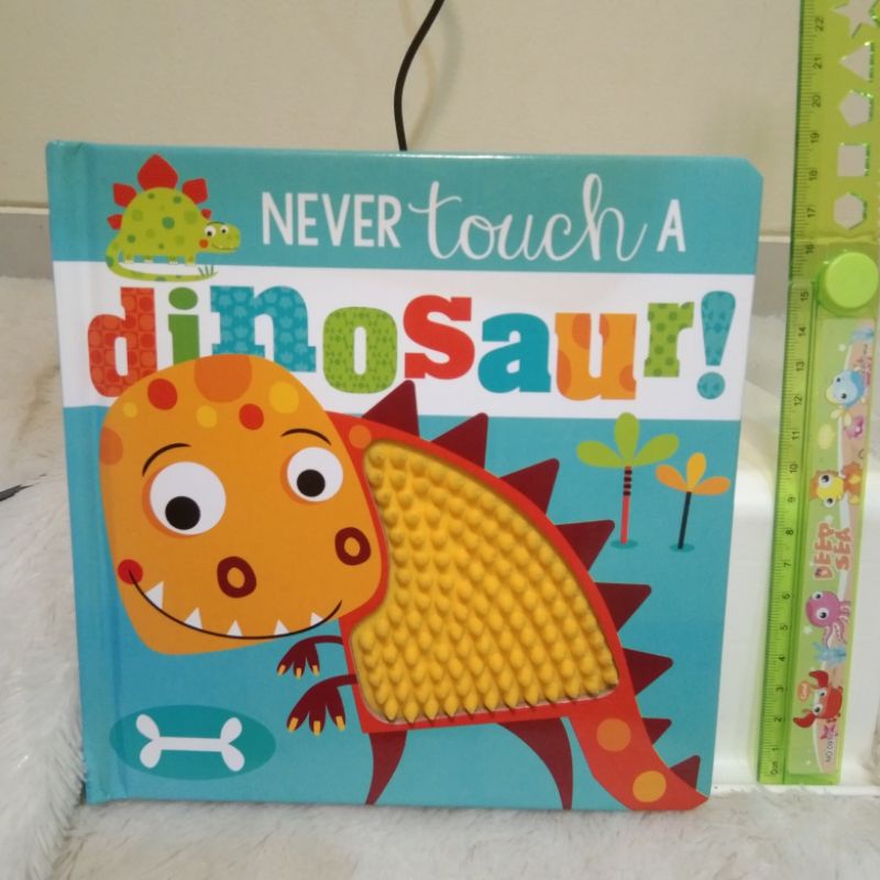 Jual Buku anak boardbook Touch Feel NEVER TOUCH A DINOSAUR! | Shopee ...
