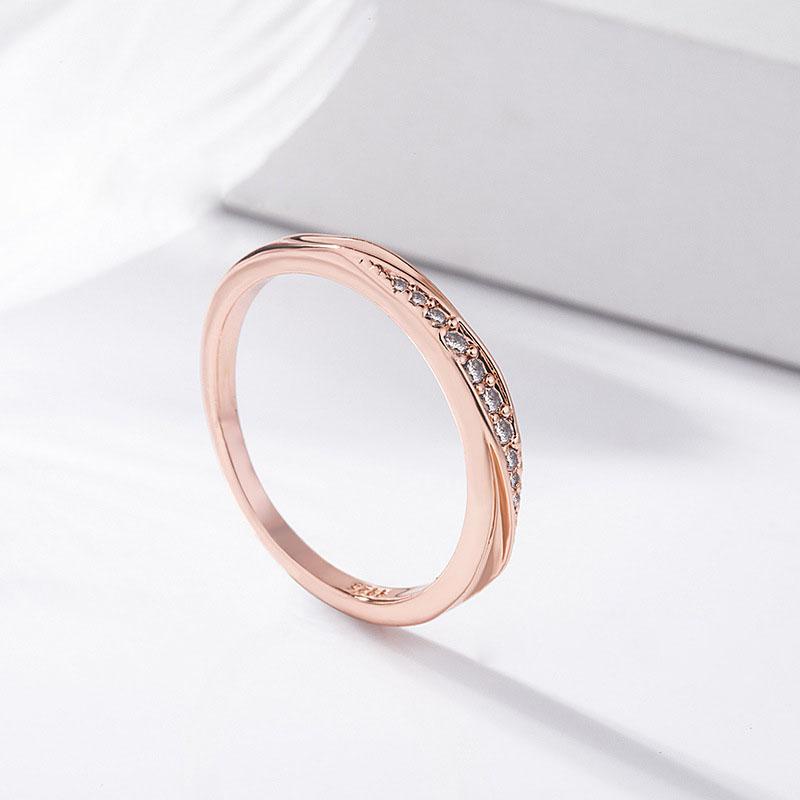 Cincin Solitare Stainless Anti Karat Bentuk Diagonal Cantik