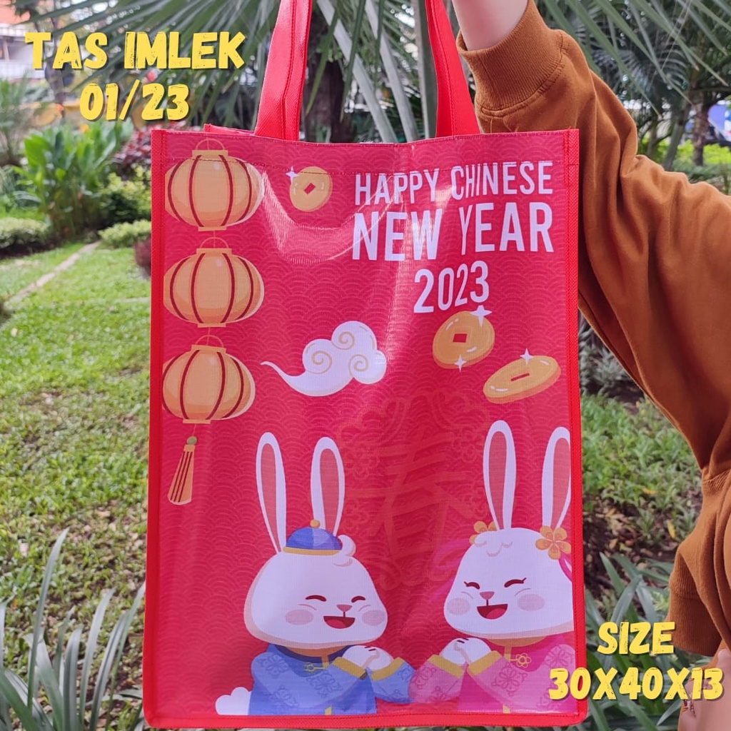 

Tas Imlek Sincia / Tas Spunbond Kombinasi Flexy / Tas Souvenir Imlek 2023 / Tas Happy