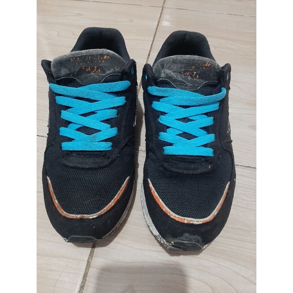 Preloved sepatu Macbeth Fischer black orange vegan