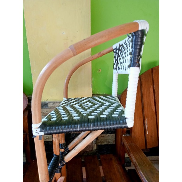 Boncengan sepeda anak kayu rotan