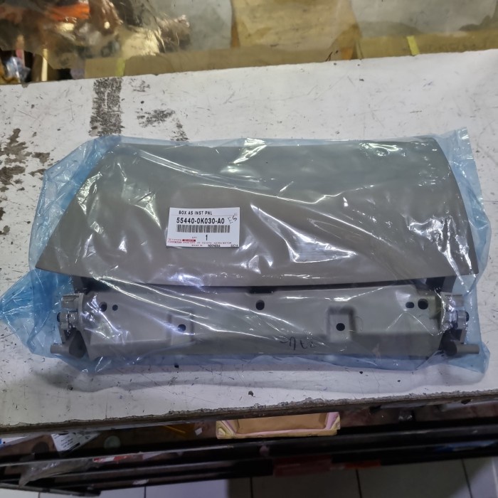 Cover/tutup laci dashboard Innova 04-08 55440-0k030-a0