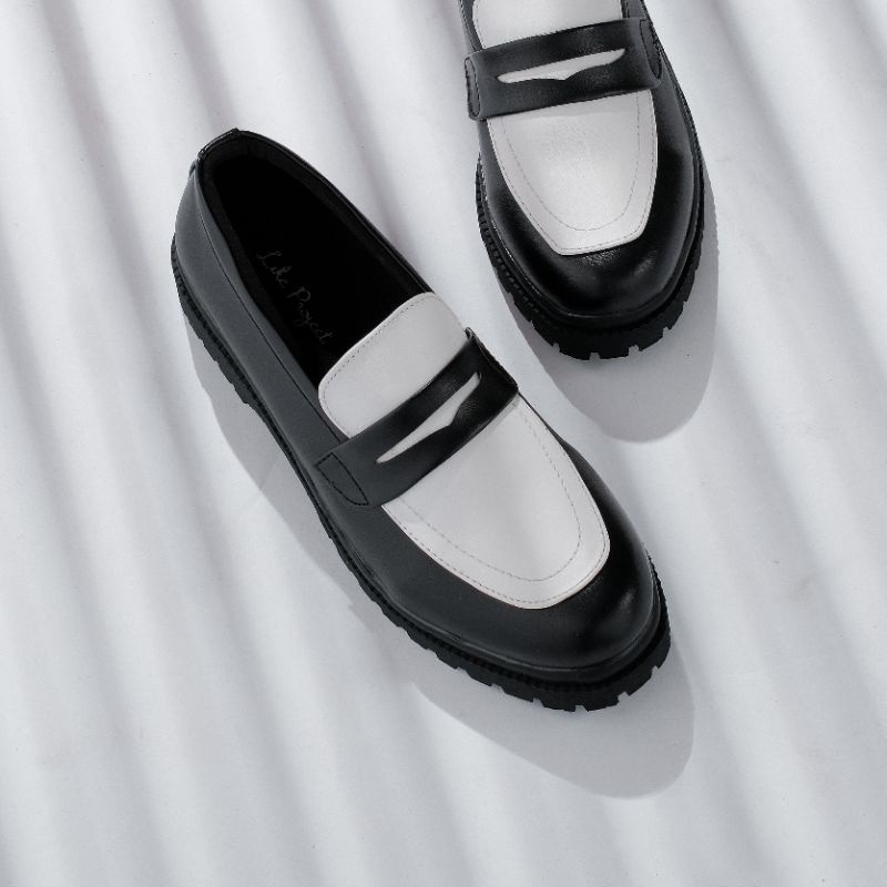 Sepatu slip on wanita &quot;KHAILA SHOES&quot; - LIKE PROJECT