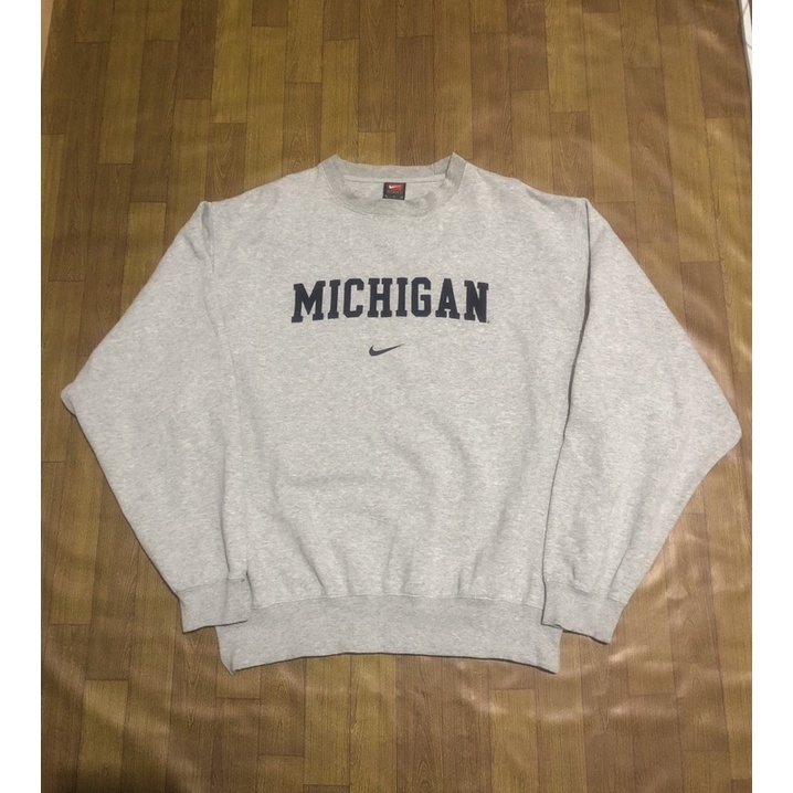 VINTAGE 90s NIKE CENTER MICHIGAN EMBRIODERI CREWNECK SECOND