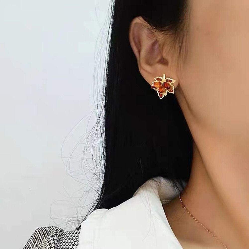 Mxbeauty Wanita Anting Kristal Halus Berkilau Mengkilap Klip Telinga Gadis Ear Drop Fashion Perhiasan Ear Stud Berlian Imitasi Temperamen Gaya Korea Menjuntai Earrings