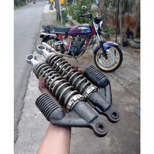 shock belakang TMT uk 33