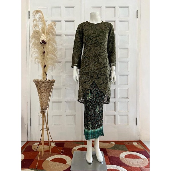 SETELAN KEBAYA BROKAT ALEA SILANG/KEBAYA SERAGAM PESTA/KEBAYA SERAGAM KONDANGAN/KEBAYA SERAGAM LAMARAN/KEBAYA WISUDA/KEBAYA MODERN/KEBAYA MURAH MERIAH/KEBAYA MODEL TERBARU/KEBAYA MEWAH