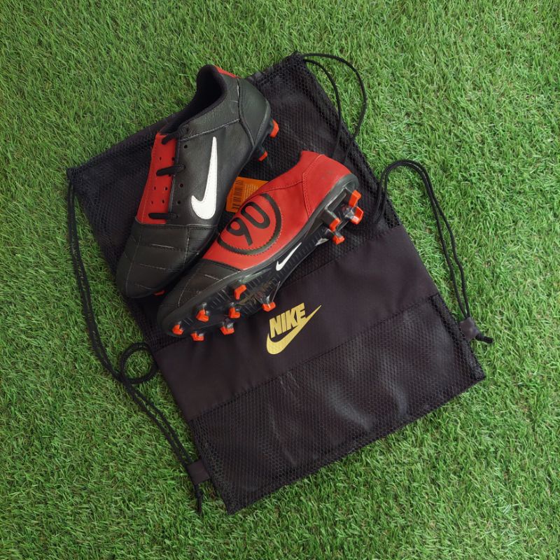 Sepatu bola T90 kulit / Sepatu bola pria bahan kulit