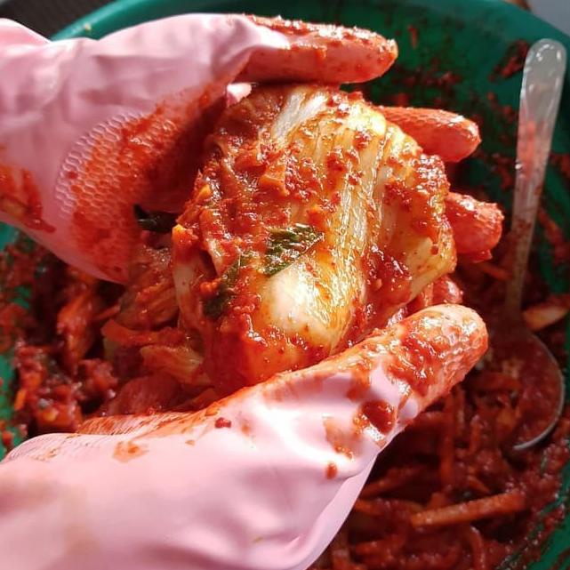

Miliki! SAMWON KIMCHI SAWI 250 GR - FRESHLY MADE ORIGINAL KOREAN FOOD MAKANAN KOREA RASA LEZAT
