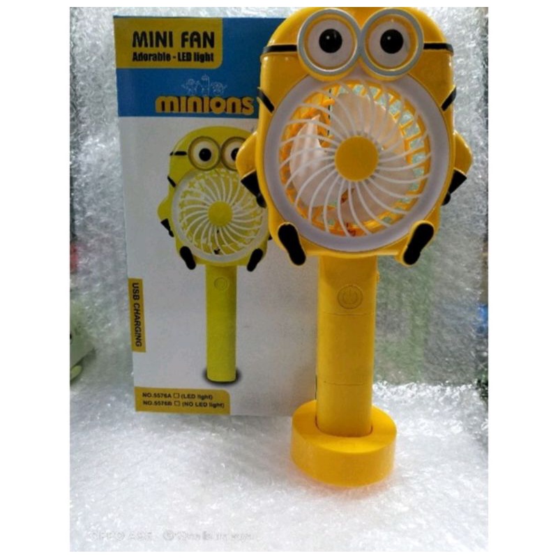 TERMURAH GROSIR Kipas Mini Tangan Genggam Tancap Karakter Minion Doraemon Hello Kitty Fan Led Light Lucu Unik Portable USB