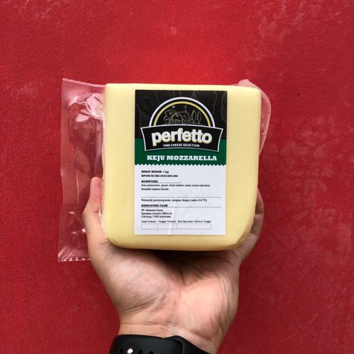 

Keju Mozarella Block 1kg (Perfetto) Halal