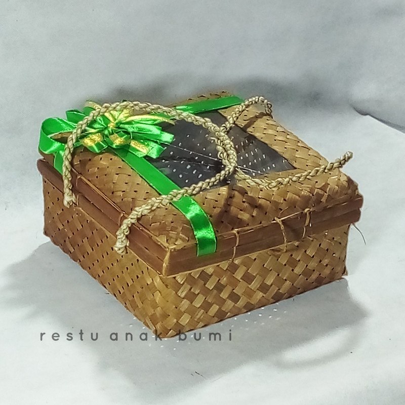 

Sokase Hantaran 20x20cm/seserahan/hantaran/nikah/makanan/telor asin/snack/sembako/pengajian/pesta/hajatan/hadiah/kado/natal/ulang tahun