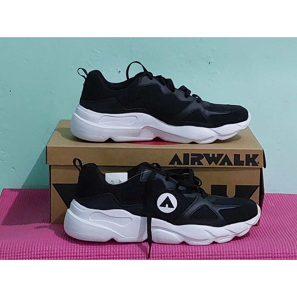 Sepatu Lari Pria Airwalk Hitam Putih 100% Original