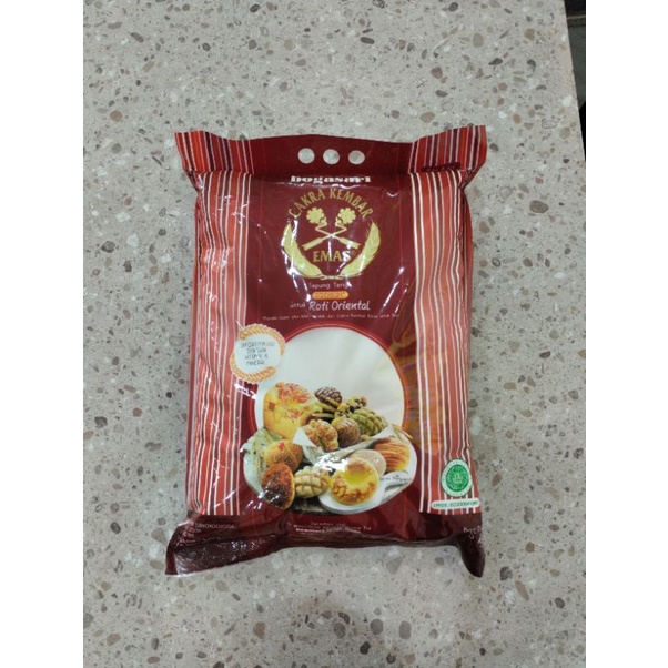 

tepung terigu premium untuk roti oriental/tepung cakra kembar emas/tepung untuk roti