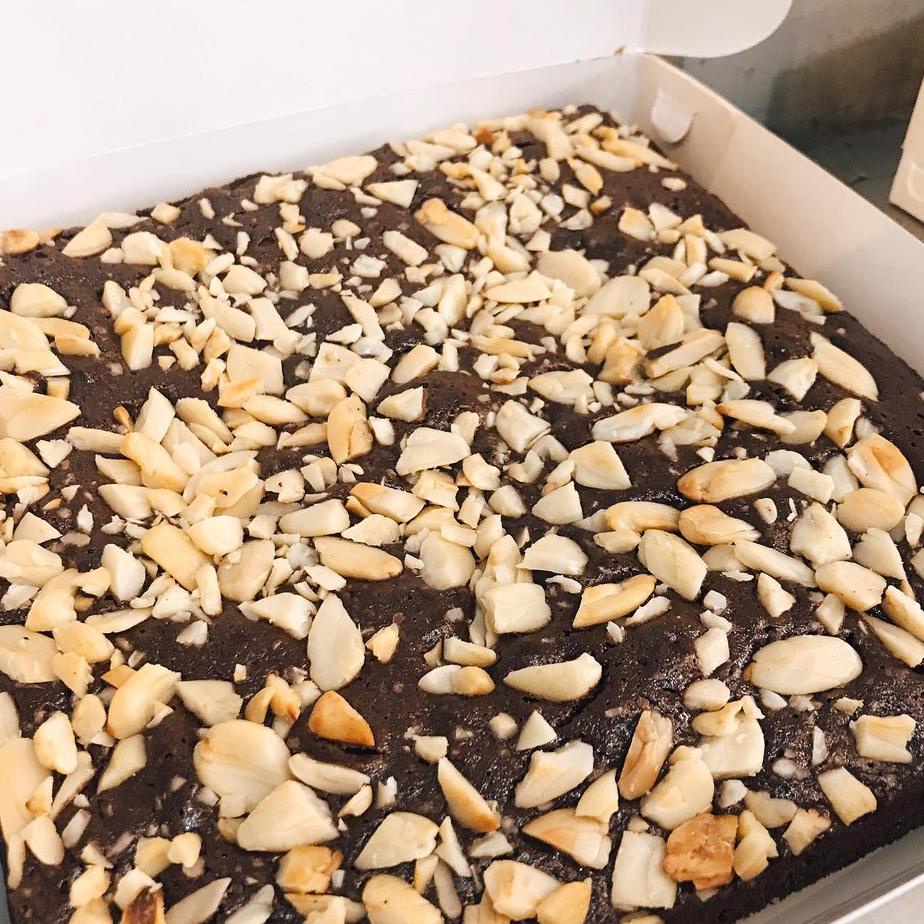 

COD✔️Mbun Brownies Panggang Ukr 22x22 | Brownies Panggang | Brownies Melted | Fudgy Brownies|KD6