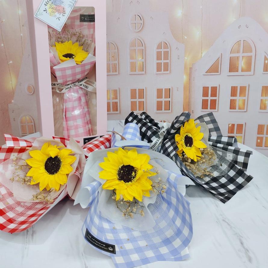 

Terkini Hampers Teacher Day - Kado Hari Guru - Kotak Bunga Matahari GB034**