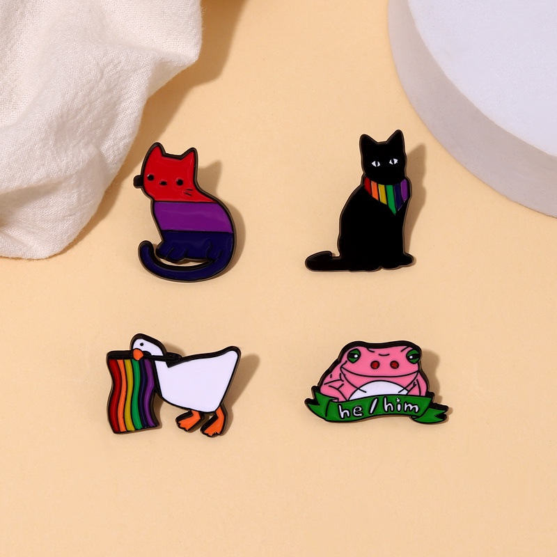 Kucing Hitam Pelangi Dasi Kupu-Kupu Enamel Pin Kartun Bebek Kodok Kucing Bros Lencana Kerah Pin Rainbow Animal Pride Perhiasan Hadiah Aksesoris