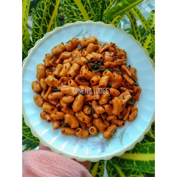 

MAKARONI BANTET DAUN JERUK 250 GR NENG JUDES