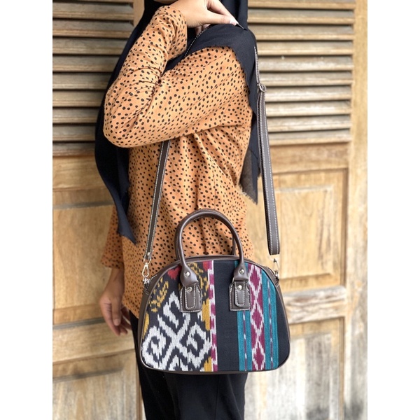 Sling bag tenun dua tali