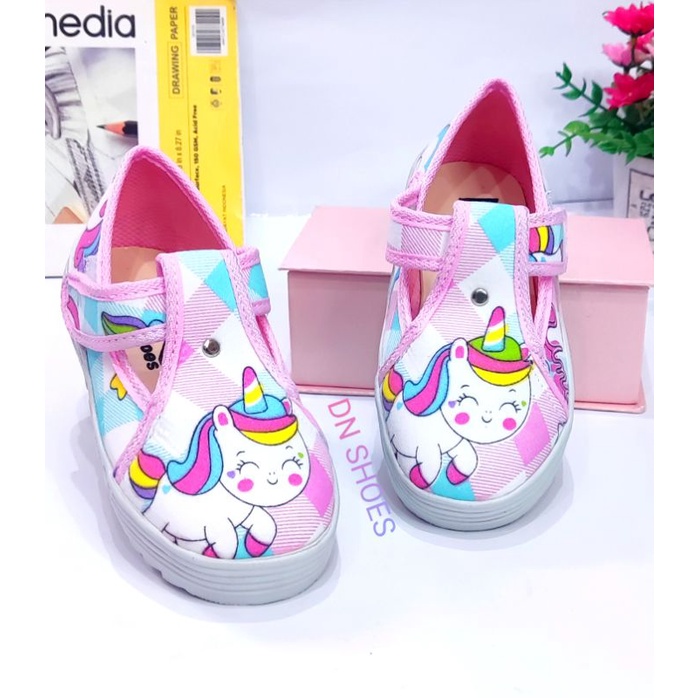 Sepatu flat shoes anak perempuan motif unicorn pink tosca juice perekat