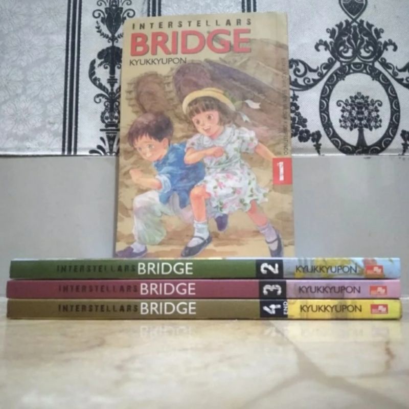 Komik Interstellars bridge set