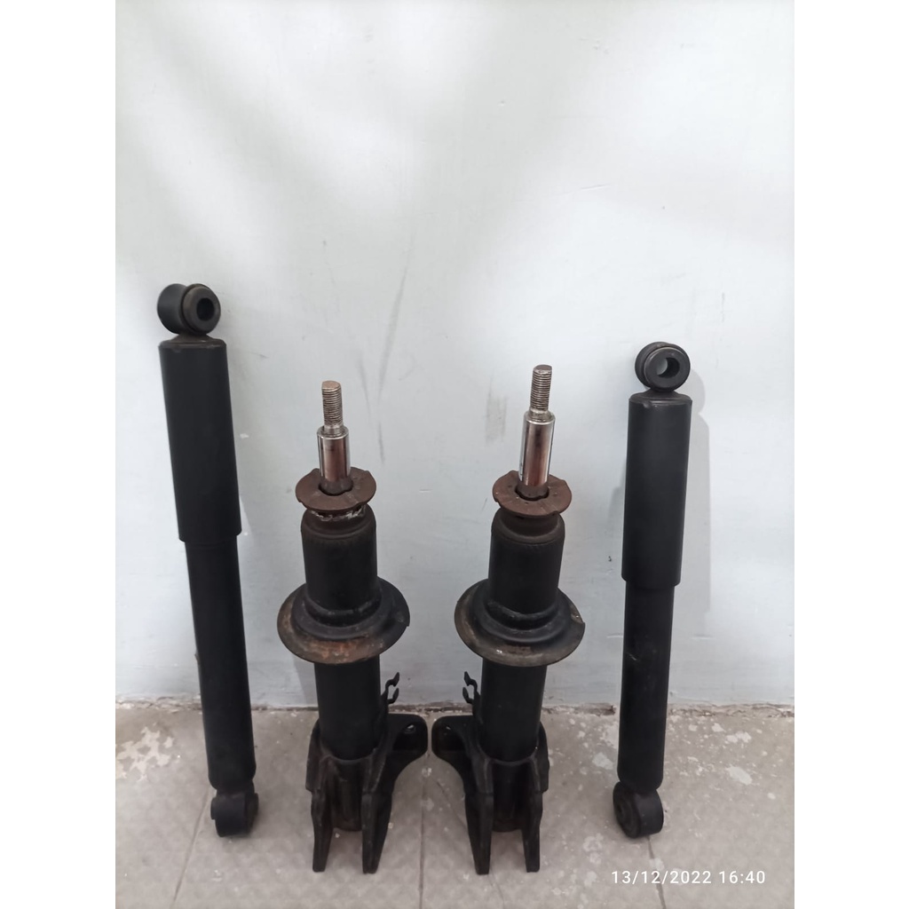 SKOK DEPAN BELAKANG APV ARENA ORI BEKAS