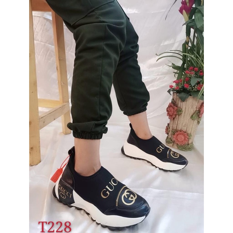 T228 sepatu fashion balnani