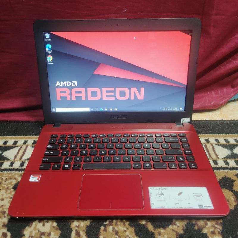 Laptop Asus X441B Amd A9-9420 Gen 7 Amd Radeon R5 graphics Ram 4GB HDD 1TB  Windows10 Full Aplikasi
