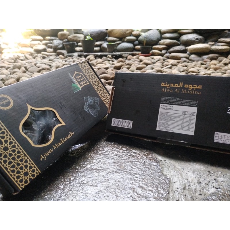

Kurma Ajwa Azwa box 500gram