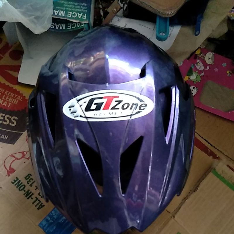 HELMET anak cuwo cewi bekas separti baru untuk umur  anak 2th 3th 4th