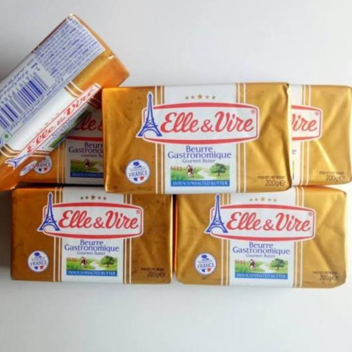 

Elle & Vire Unsalted Butter 200gr / 200 gr TERLARIS TERPERCAYA ORIGINAL