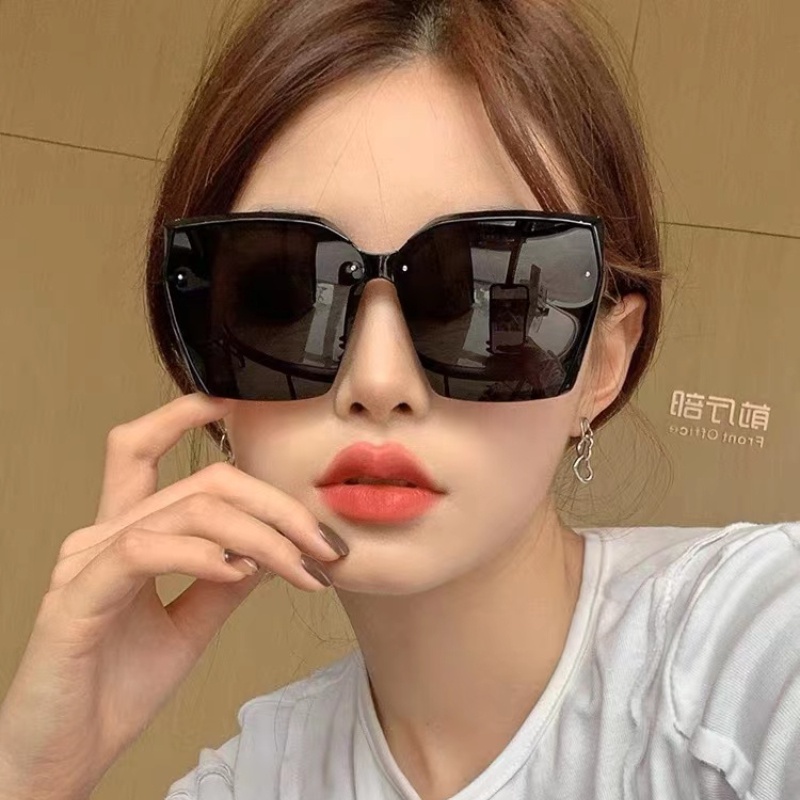 (YUZHU) Korea Fashion Oversized Square Frame Kacamata Hitam Wanita INS Gaya Pantai Kerai Sunglasses